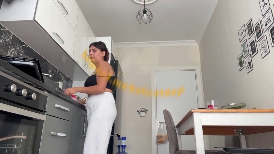 Burcu Güven 28