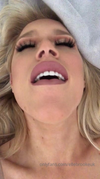 Elle Brooke 238