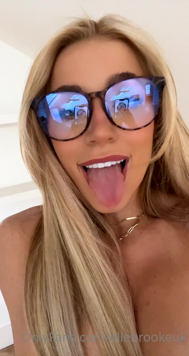 Elle Brooke 79