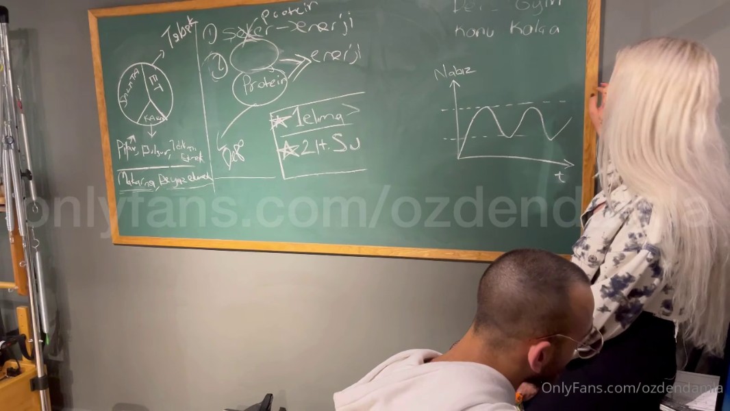 Türk Onlyfanscı Spor Yapmaya Gidiyor Ama Hoca Arkadan Dayayınca Olanlar Oluyor